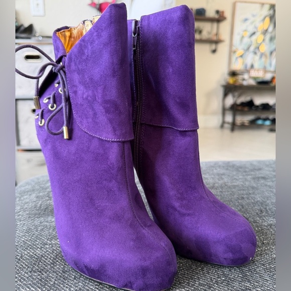 Thalia Sodi Shoes - EUC Thalia Sodi Womens Ohlivia Lace Up Faux Suede Ankle Booties In PLUM Size 7.5